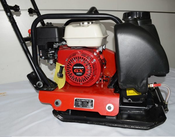 Plancha Vibradora Equus C80t Motor Honda Y Tanque De Agua - Imagen 2