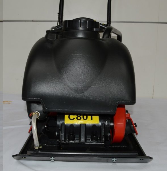 Plancha Vibradora Equus C80t Motor Honda Y Tanque De Agua - Imagen 4