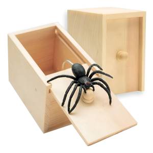 Juguete Caja De Madera Con Araña