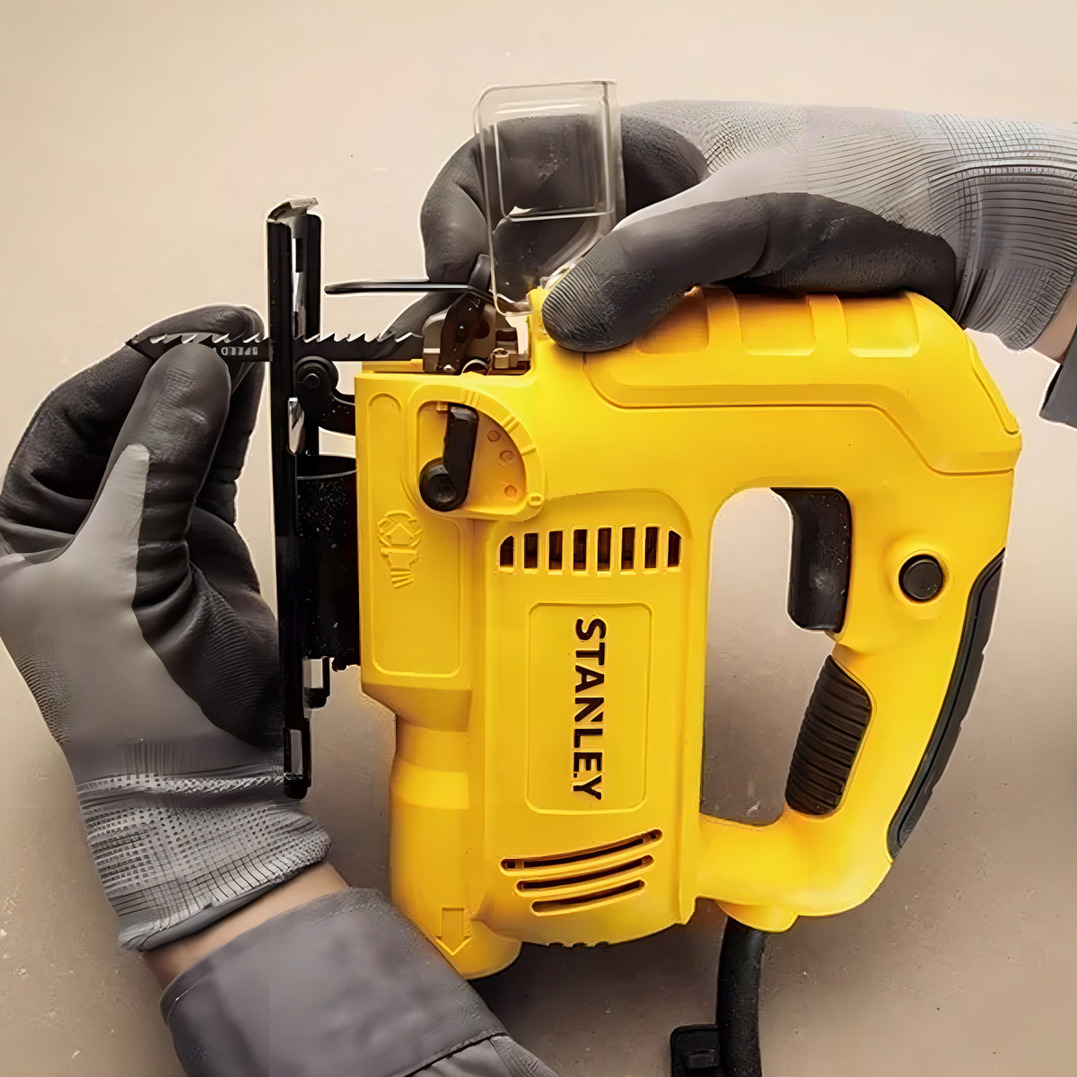 Sierra Caladora Stanley 600w Velocidad Variable Con MaletÃn - Imagen 10