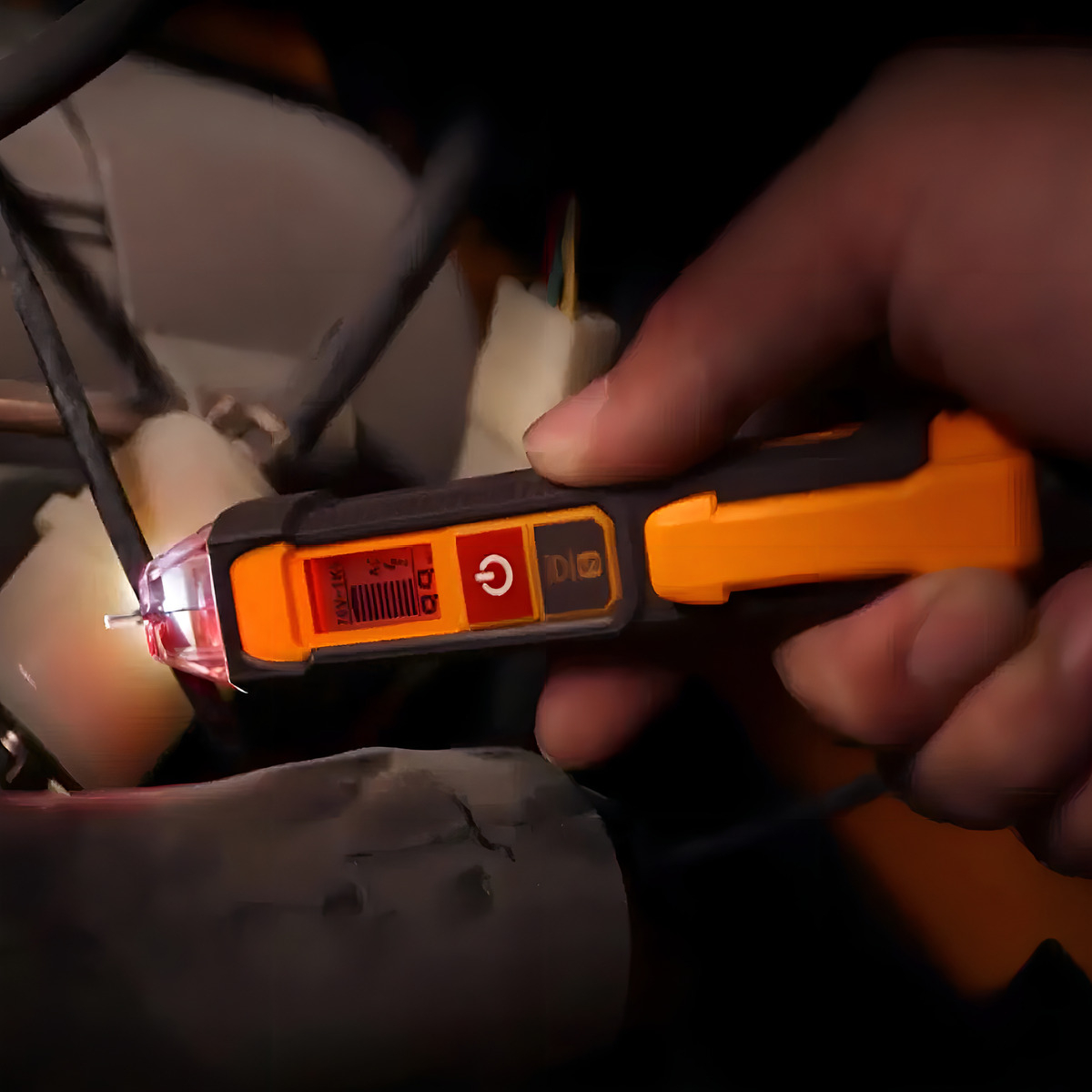 Buscapolo Detector De Voltaje Digital Ingco Alarma Sonora - Imagen 4